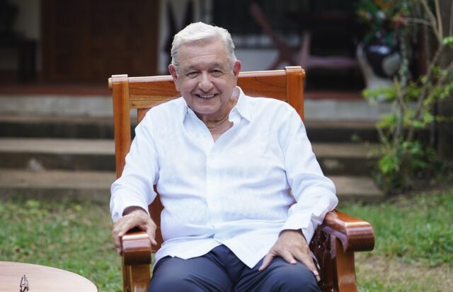 AMLO Hospital Militar