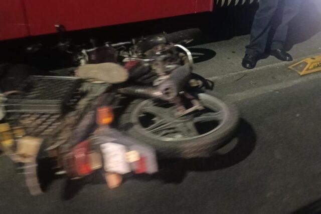 Motociclista Metrobús Xochimilco