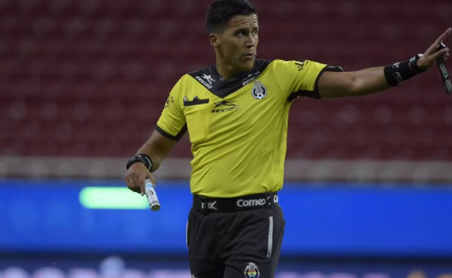 Daniel Quintero árbitro
